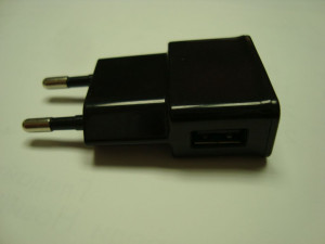 Зарядно за таблет 220V Черно 1 USB 5V 1A
